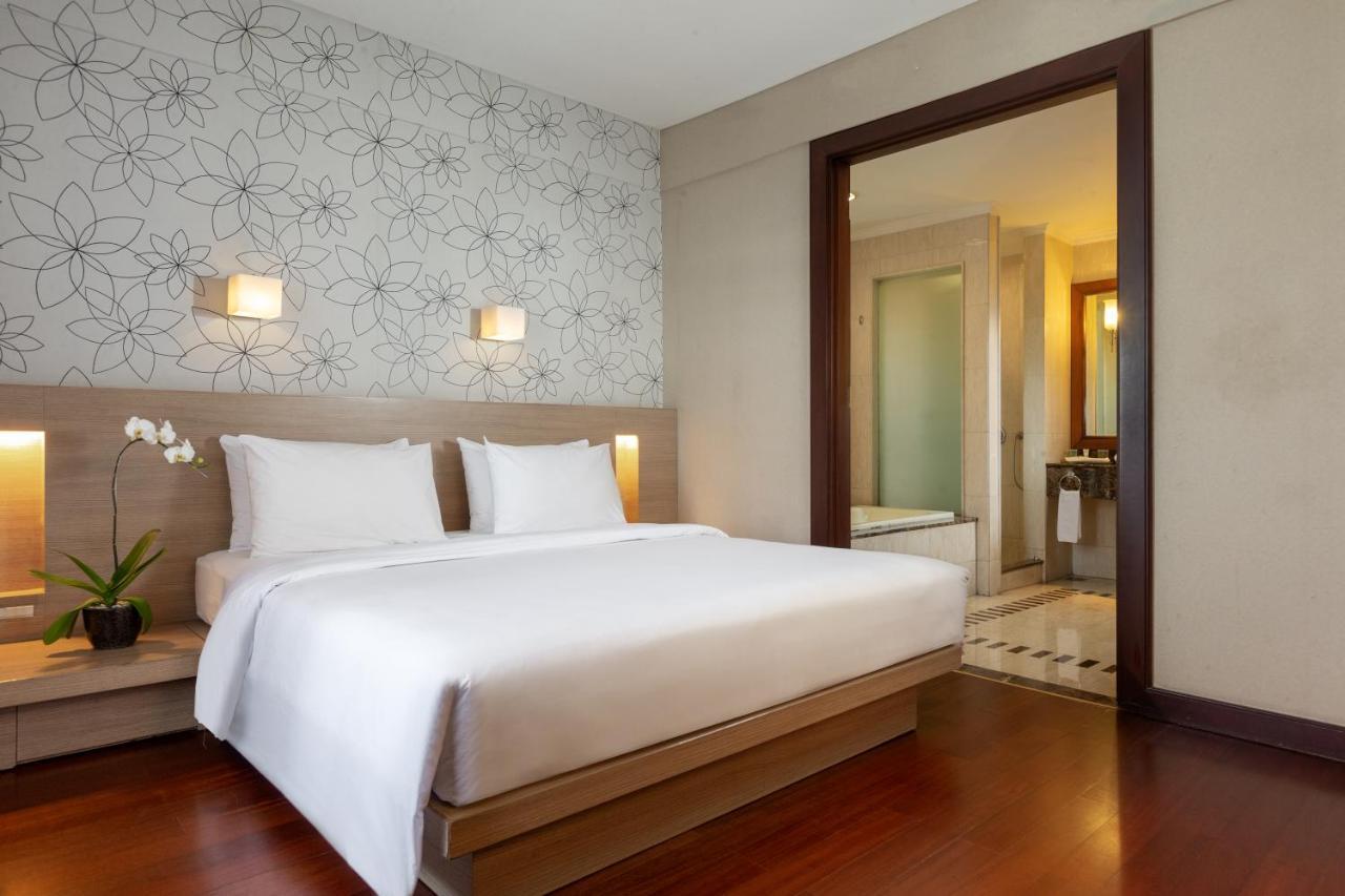 Hotel Santika Bandung Exterior foto