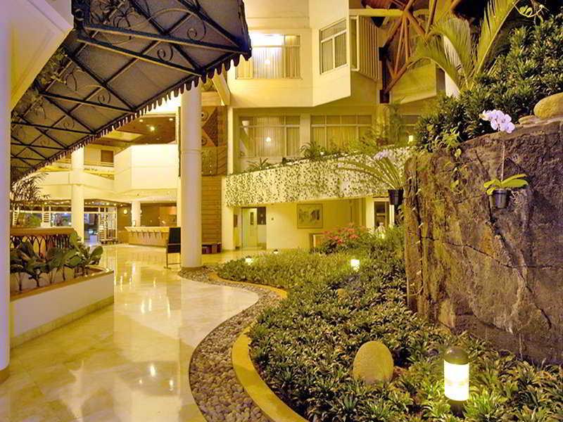 Hotel Santika Bandung Exterior foto