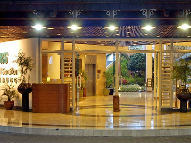Hotel Santika Bandung Exterior foto